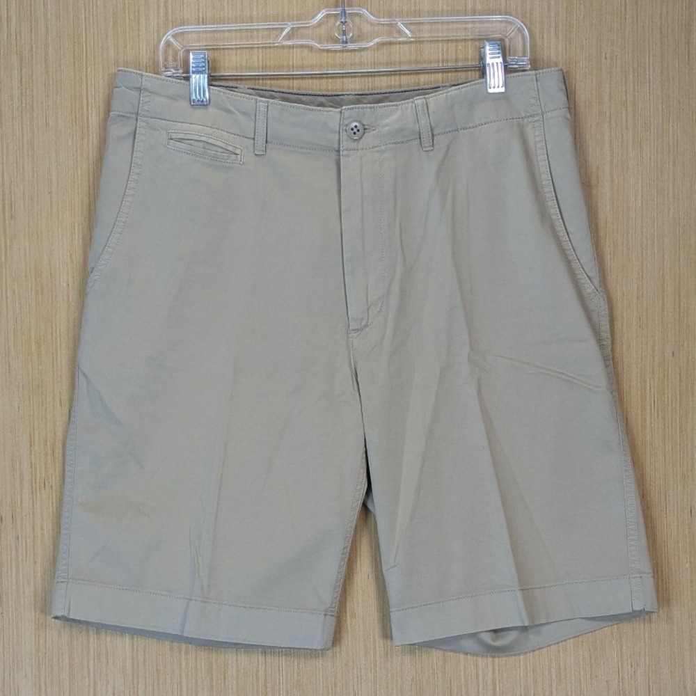 Cremieux Madison Men 33 Khaki Tan Chino Shorts Flat Front Cotton Stretch Preppy